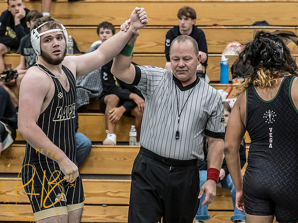 Lapel Wrestling 2025-26 0095-Edit
