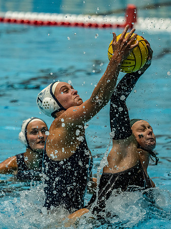 jump-ball- 2025 NCAA Women's Water Polo 0466-Edit