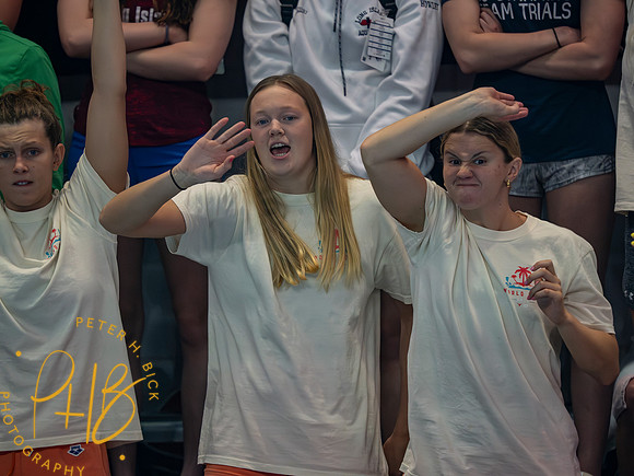team-cheering- 2023 US Nats 0941-Enhanced-NR