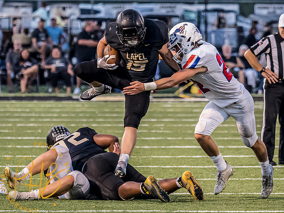 Lapel Football 2022 1187-Edit