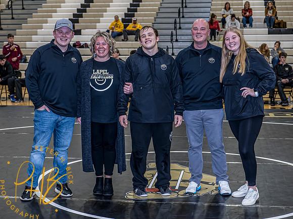 Lapel Wrestling 2021-22 0038-Edit