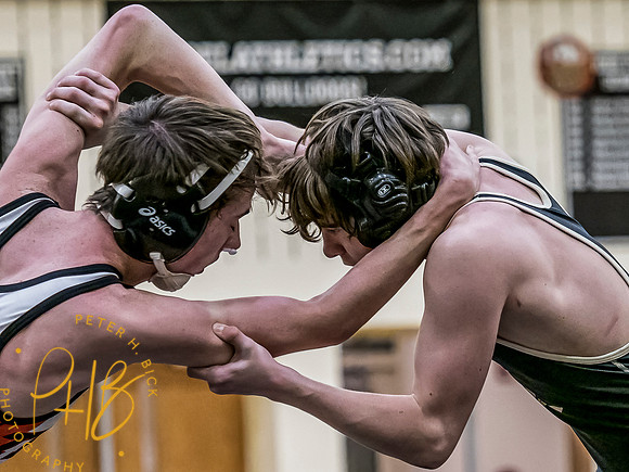Lapel Wrestling 2021-22 0306-Edit