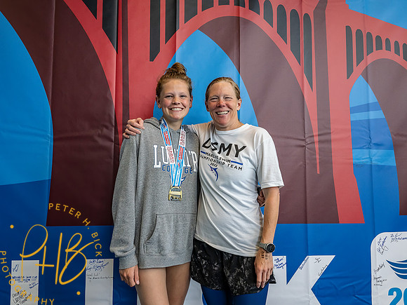 maia-bumgardner-ana-bumgardner- 2022 USMS Summe Nats 0426-Edit