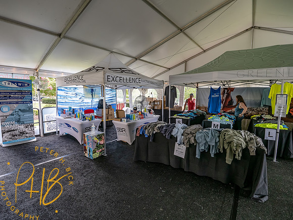 venue-merchandise- 2022 USMS Summe Nats 2681-Edit