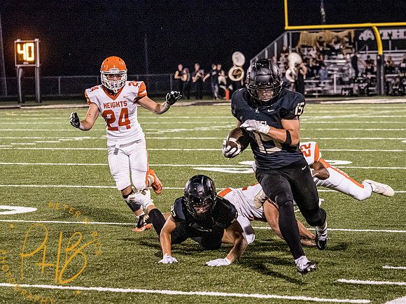 Lapel Football 2022 0509-Edit