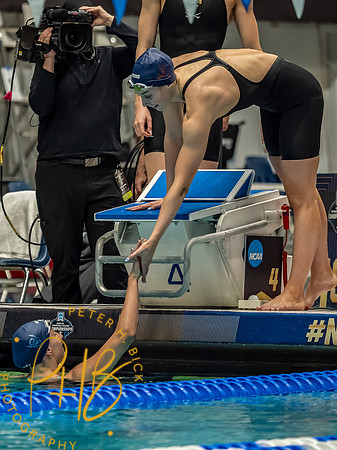 400-medley-relay-celebration- 2025Women's  NCAA D1 S&D 2381-Edit