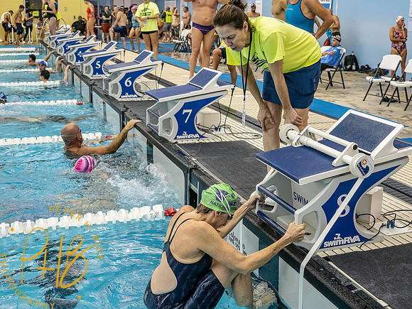 on-deck-coaches- 2022 USMS Summe Nats 0569-Edit