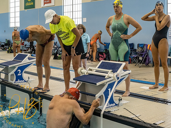 on-deck-coaches- 2022 USMS Summe Nats 0556-Edit