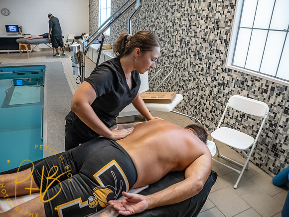 massage- 2022 USMS Summe Nats 0367-Edit